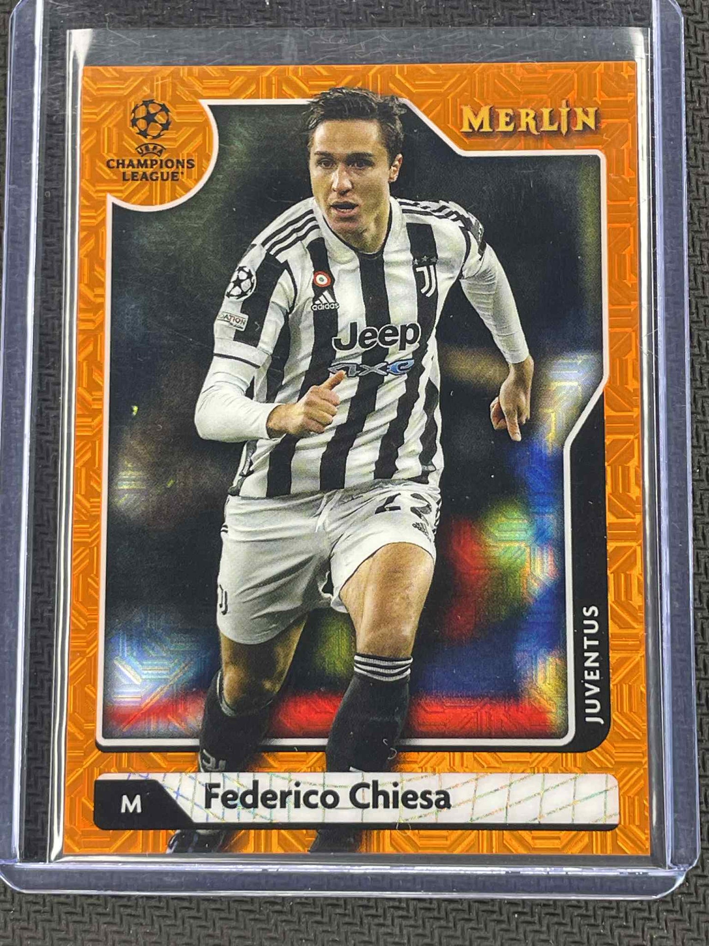 2021‑22 Topps Merlin Chrome UEFA Federico Chiesa Orange Mojo Refractor #54 /25
