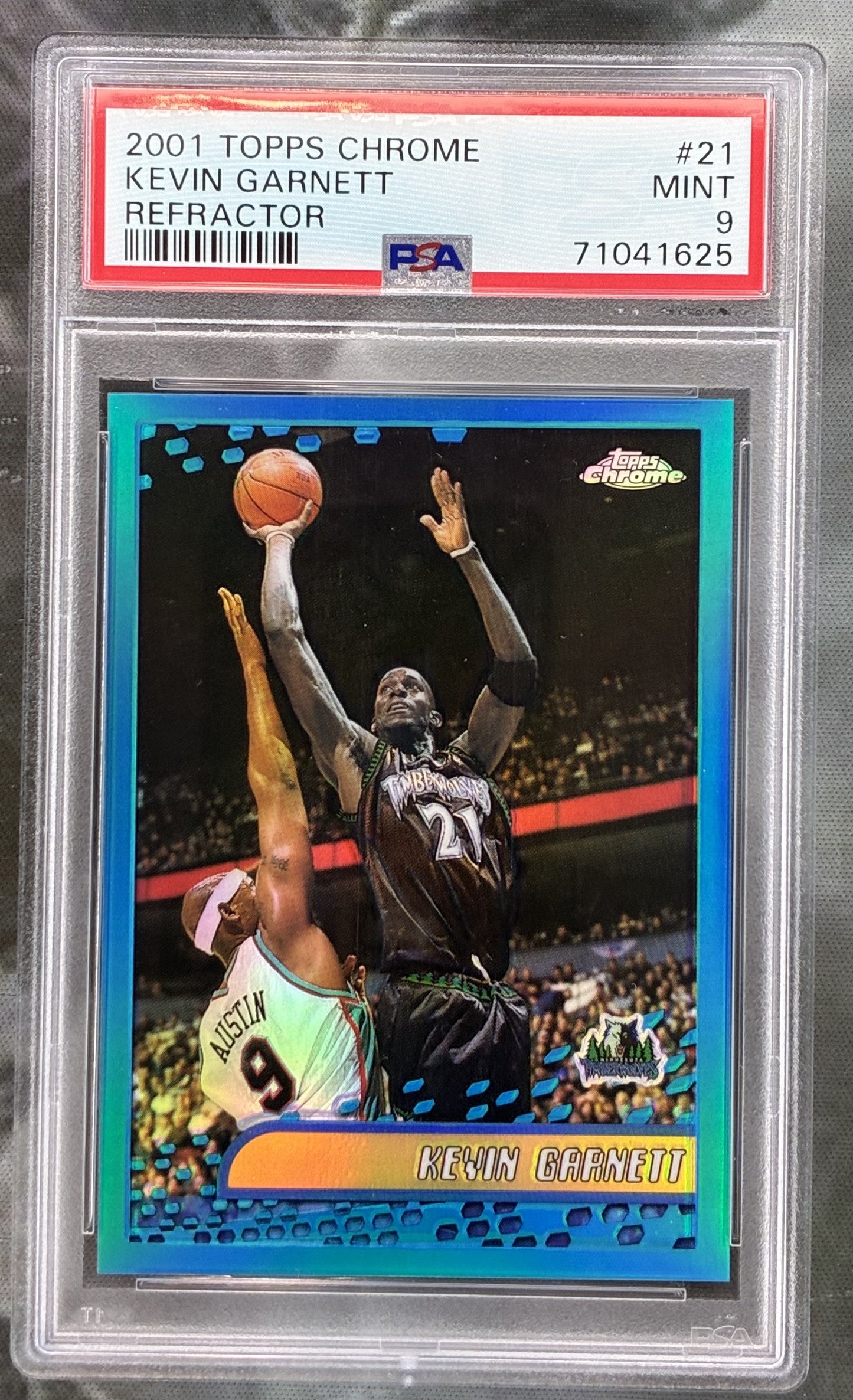 2001 Topps Chrome Refractor #21 Kevin Garnett PSA 9