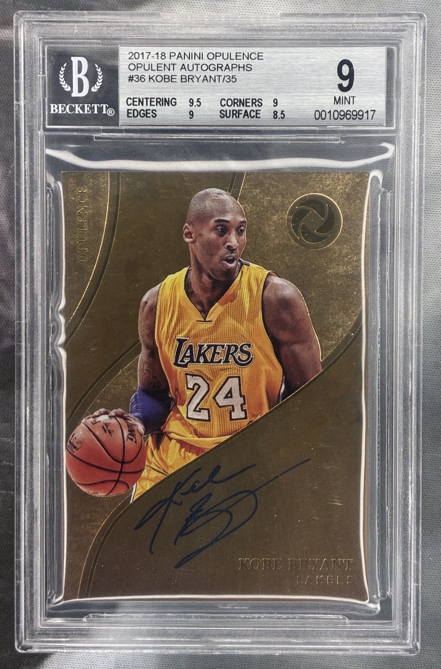 2017-18 Panini Opulence Kobe Bryant Opulent Autographs OA-KBR /35