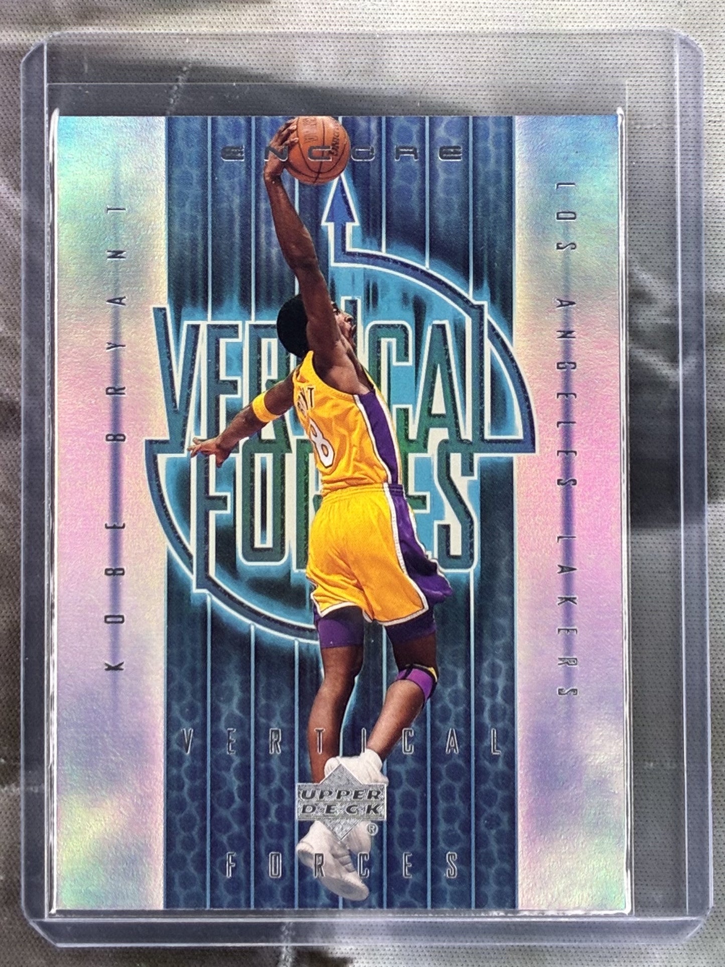 2000-01 Upper Deck Encore Vertical Forces Kobe Bryant VF1 card