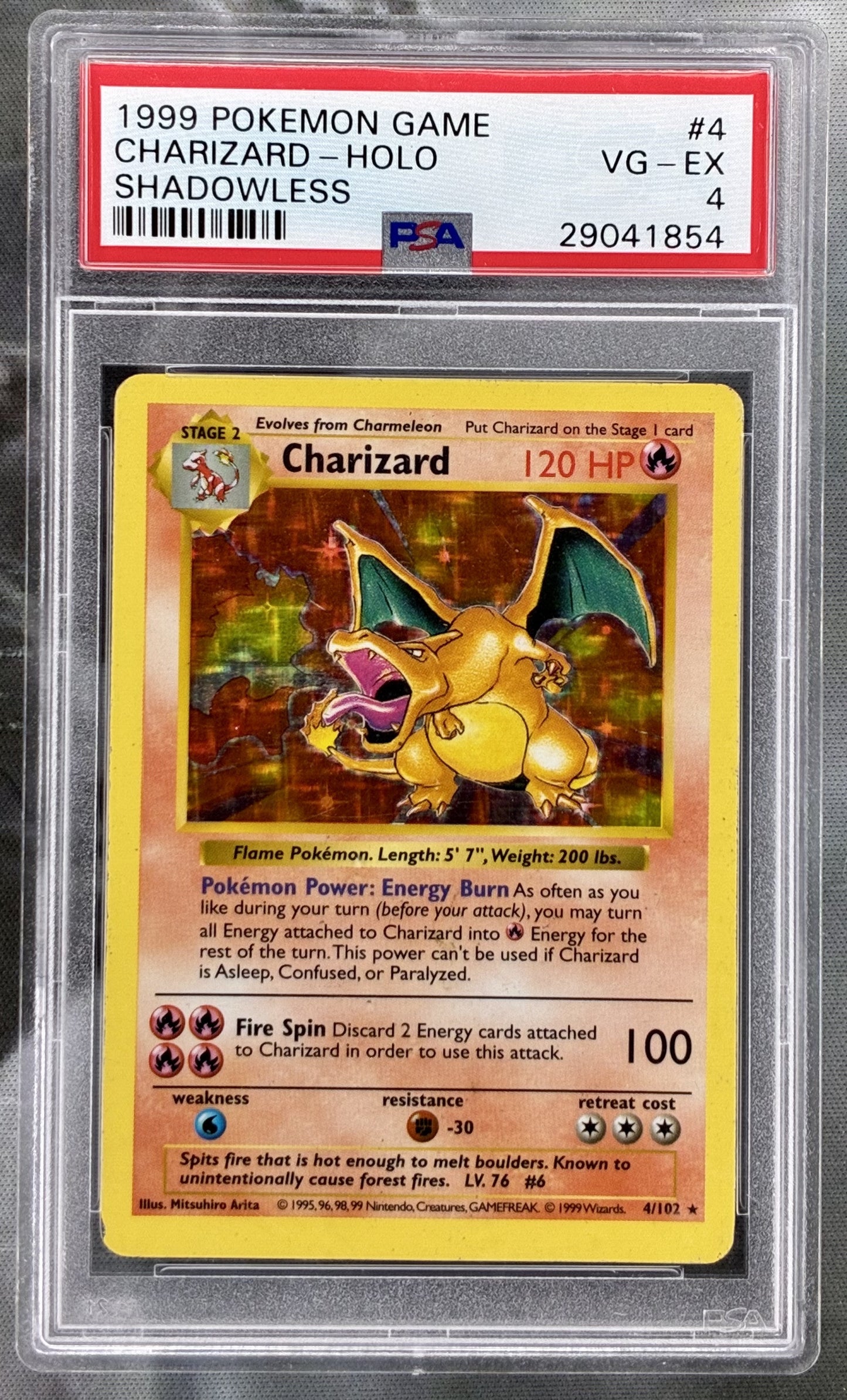 Charizard Shadowless 4/102 Base Set holo PSA 4 Pokémon card