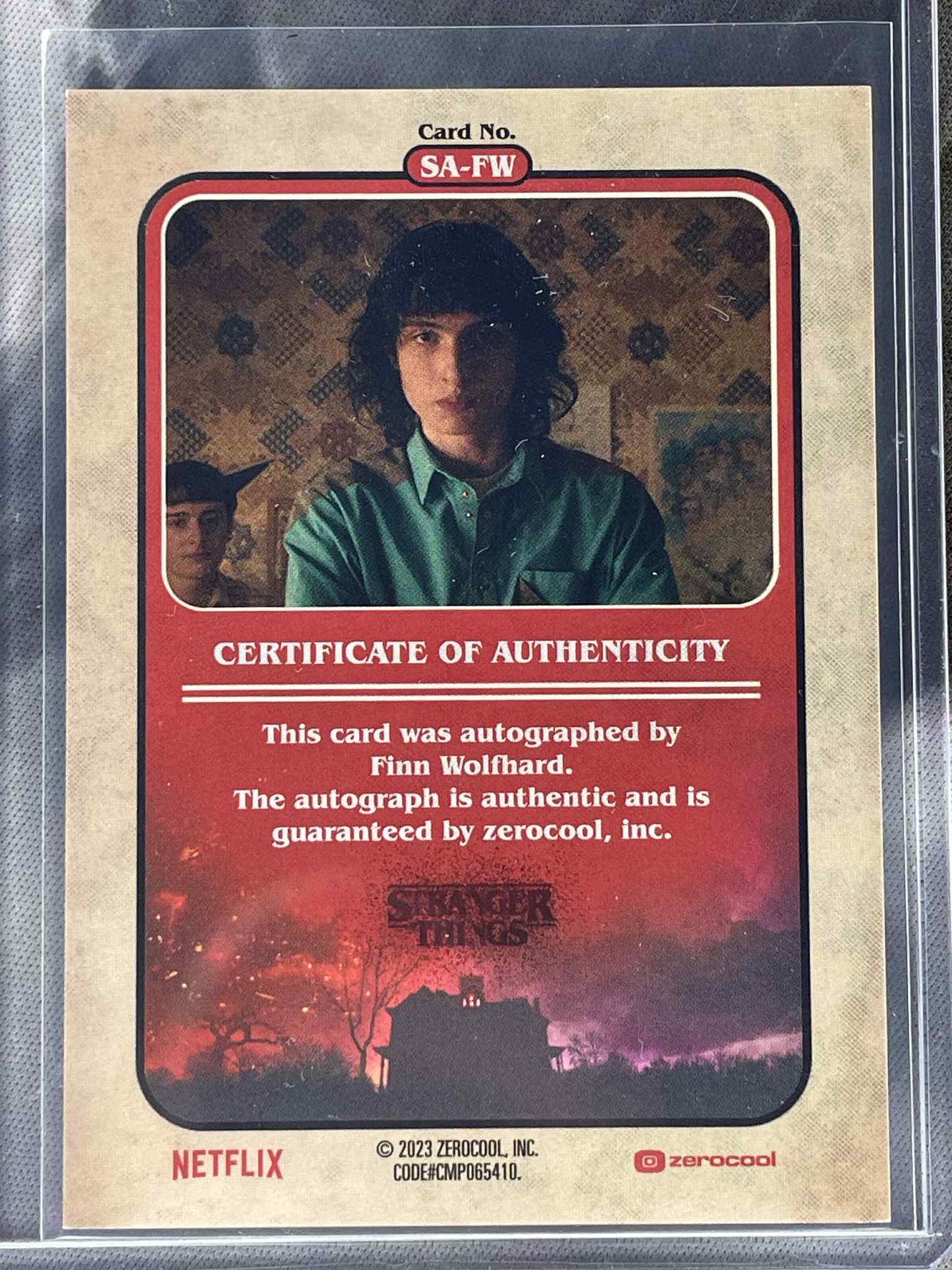 Stranger Things Authentic Signature Mike Wheeler 19/86