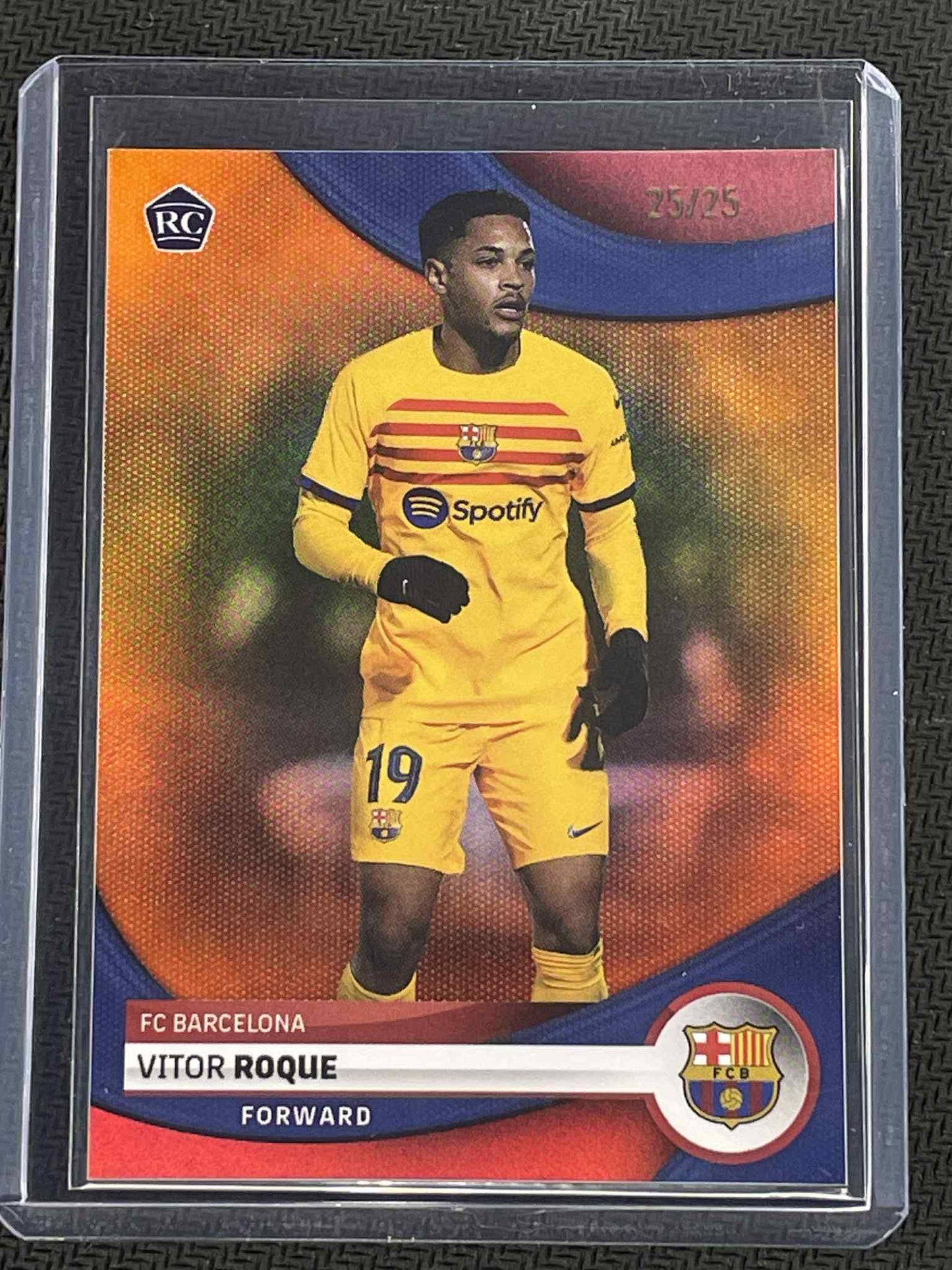 2024 Topps Soccer Vitor Roque Orange Parallel 25/25 Trading Card