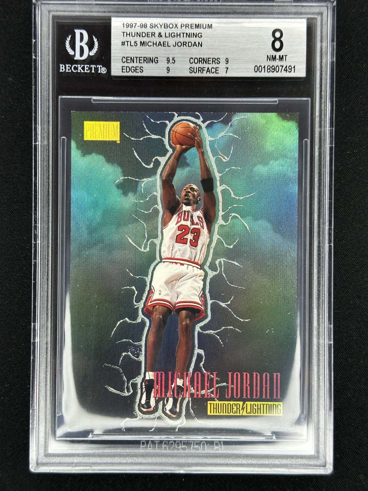 1997 SkyBox Premium Michael Jordan Thunder and Lightning #TL5 BGS 8 graded basketball card