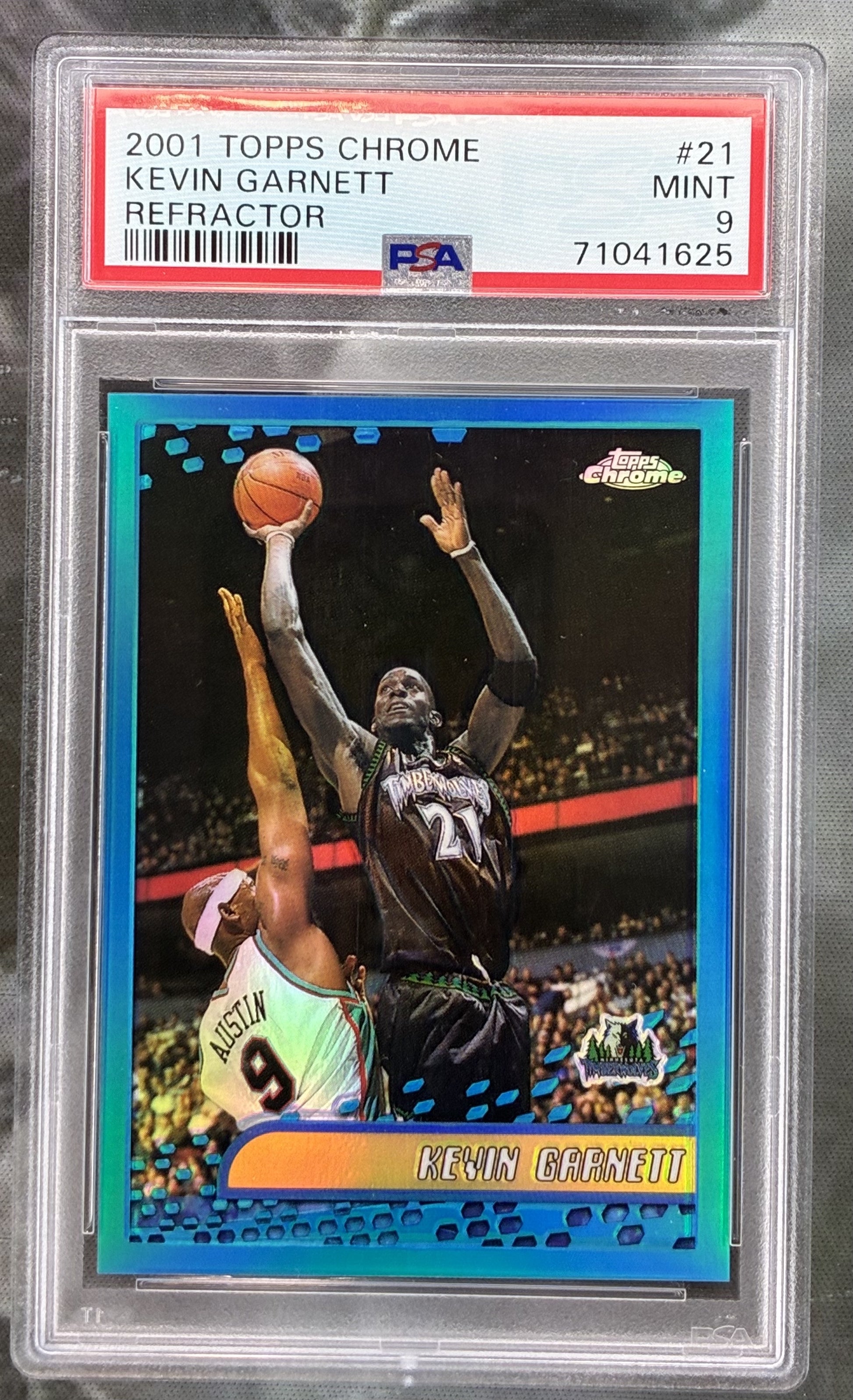 2001 Topps Chrome Refractor #21 Kevin Garnett PSA 9