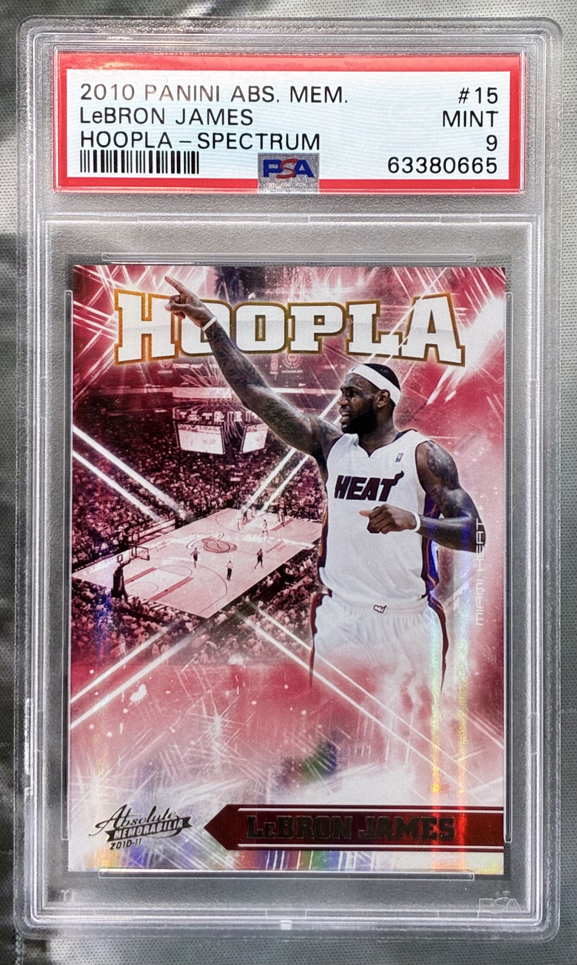 2010 Absolute Memorabilia Hoopla Spectrum LeBron James #15 /100 PSA 9
