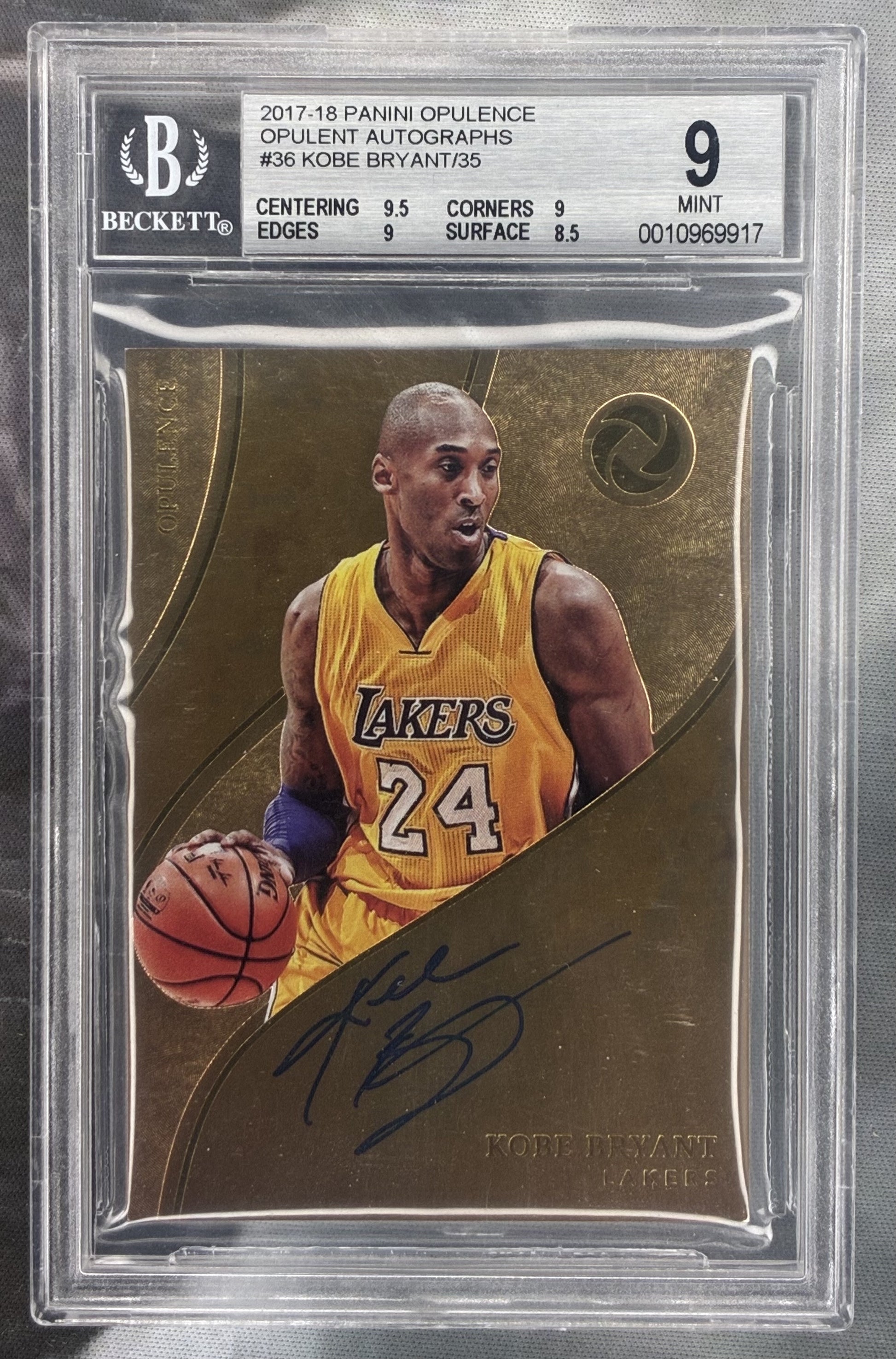2017-18 Panini Opulence Kobe Bryant Opulent Autographs OA-KBR /35