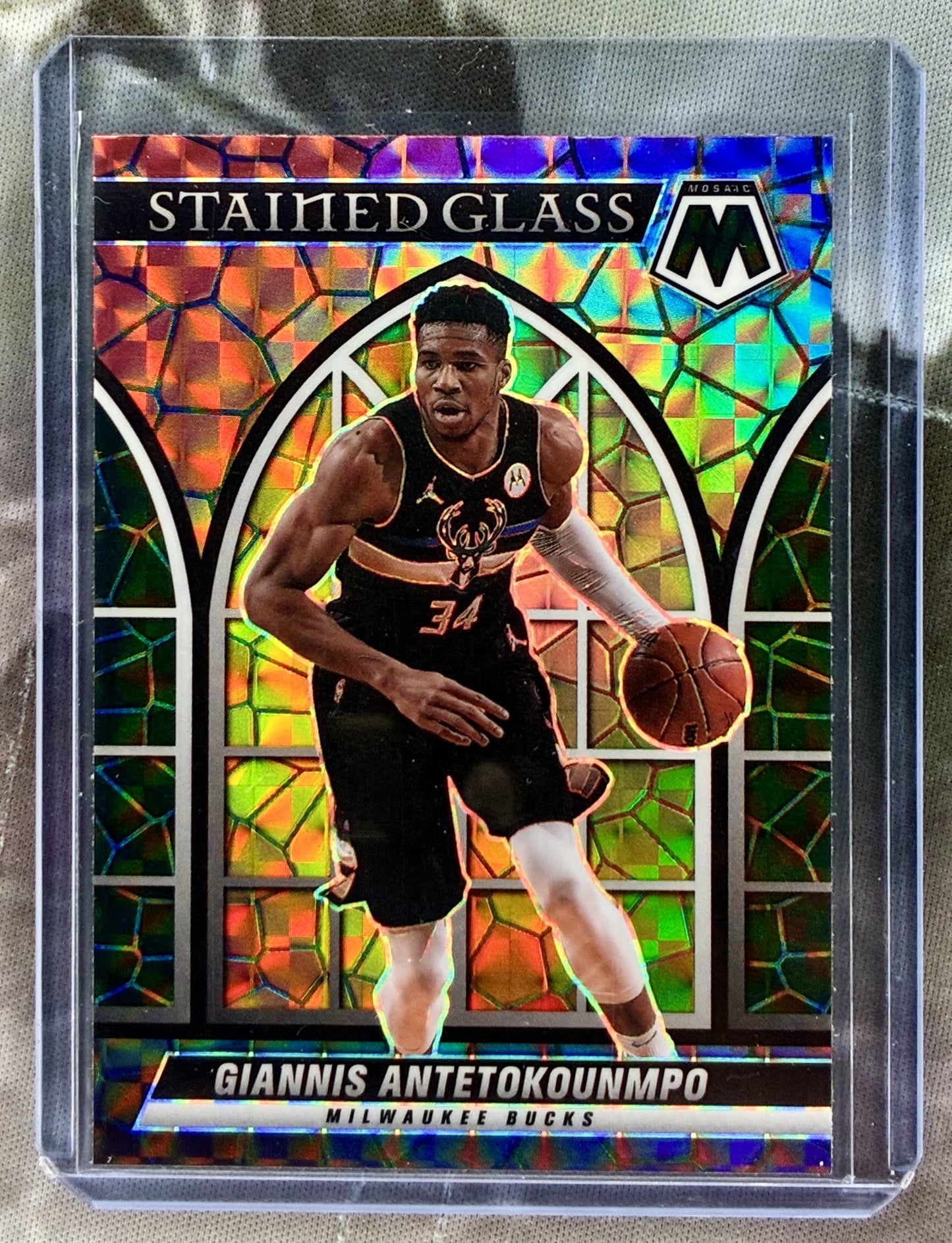 2021-22 Panini Mosaic Stained Glass Giannis Antetokounmpo Bucks card