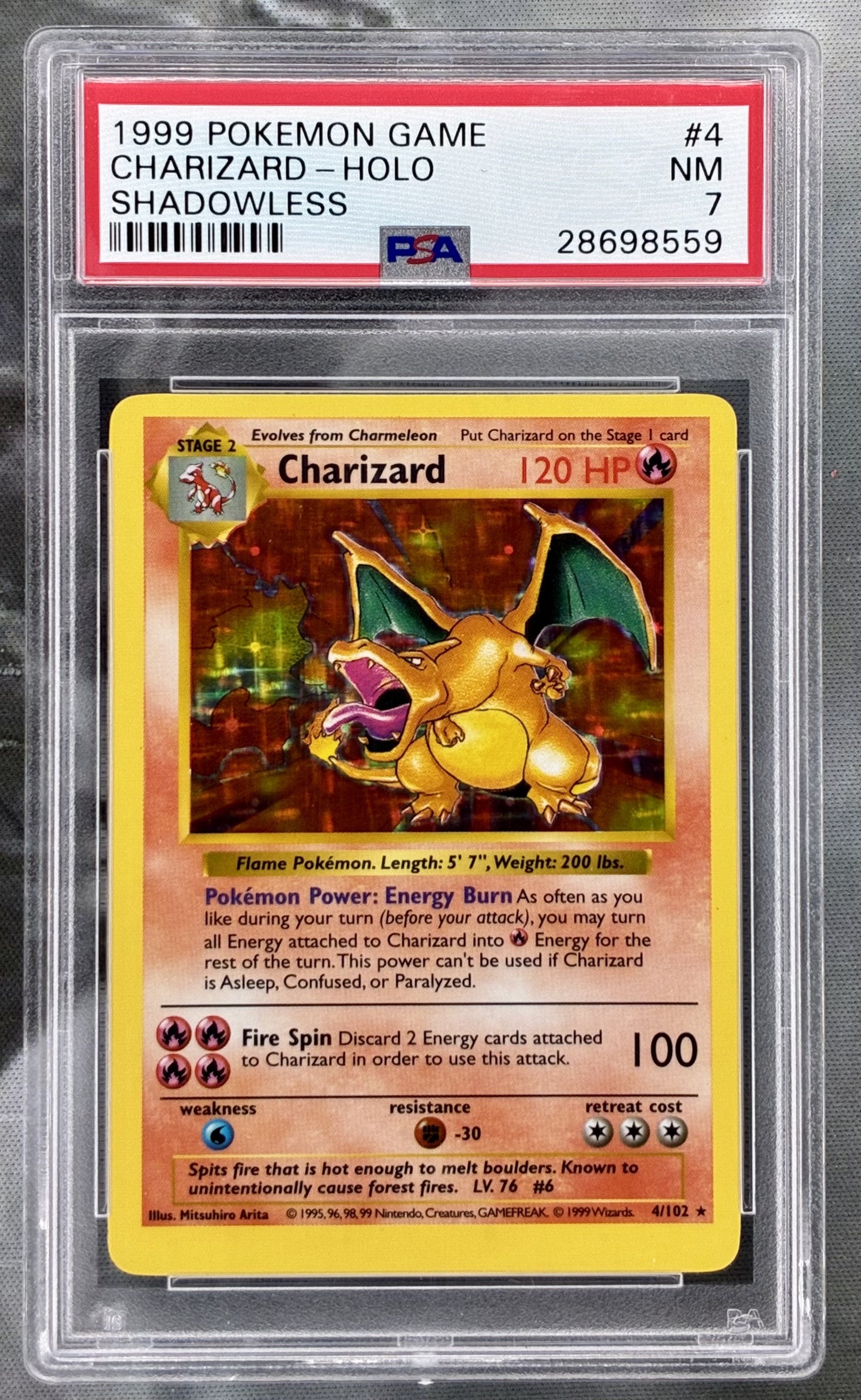 Charizard Shadowless 4/102 Base Set holo PSA 7 Pokémon card