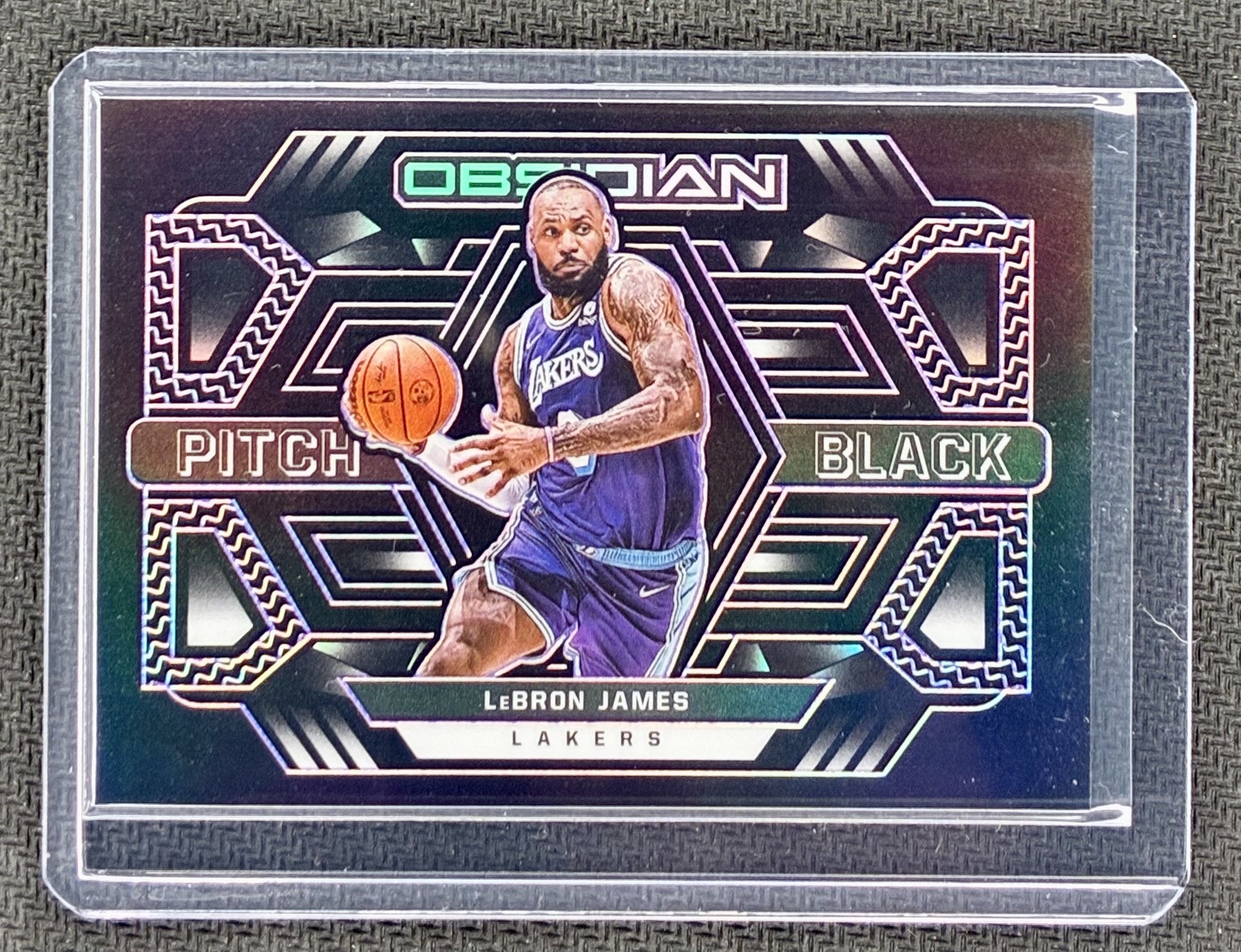 LeBron James 2021-22 Panini Obsidian Pitch Black /75 Basketball Card