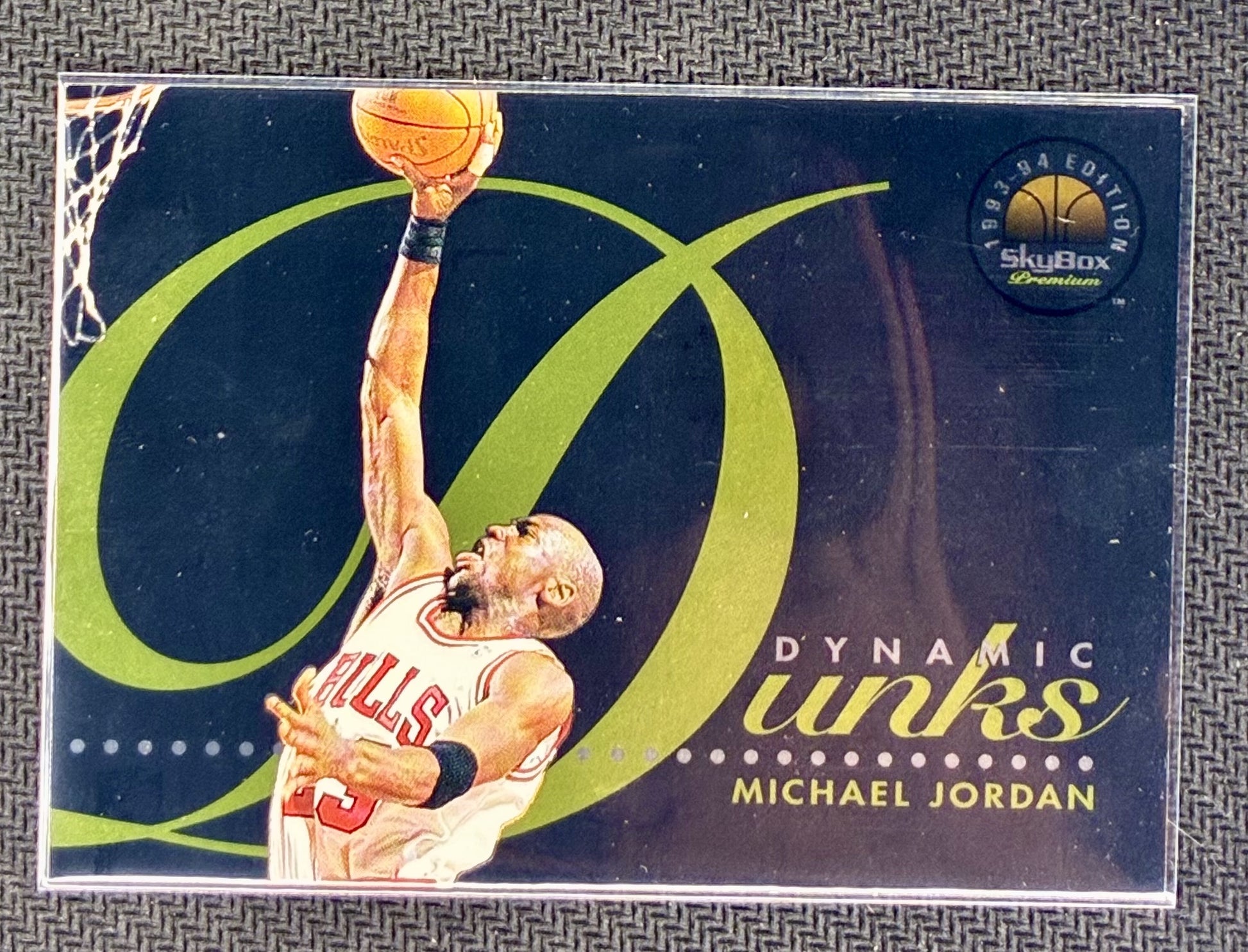 Michael Jordan 1993-94 SkyBox Premium Dynamic Dunks #D4 Chicago Bulls Basketball Card