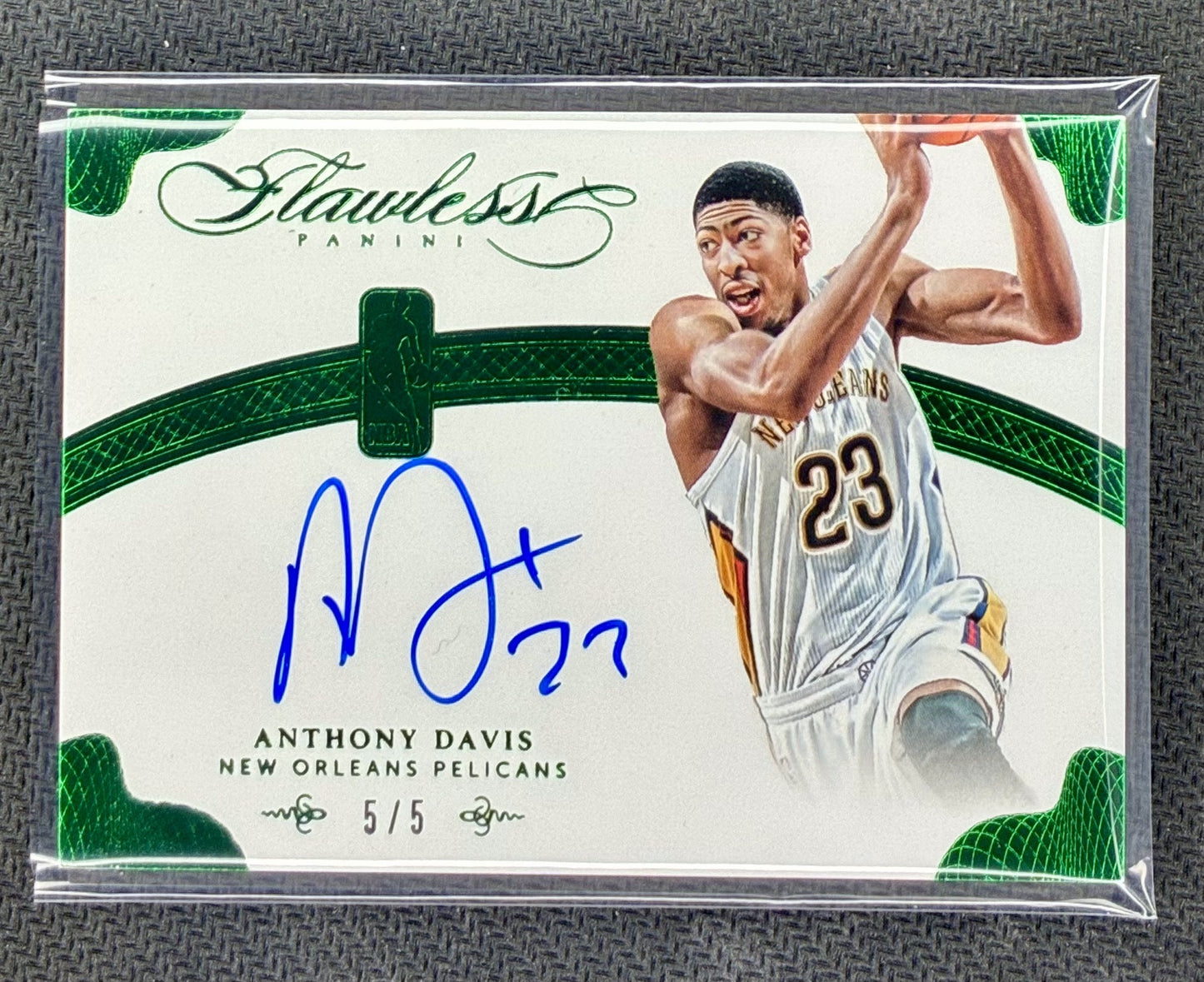 Anthony Davis 2013-14 Flawless NBA Signatures Emerald #NB-AD /5 Basketball Card
