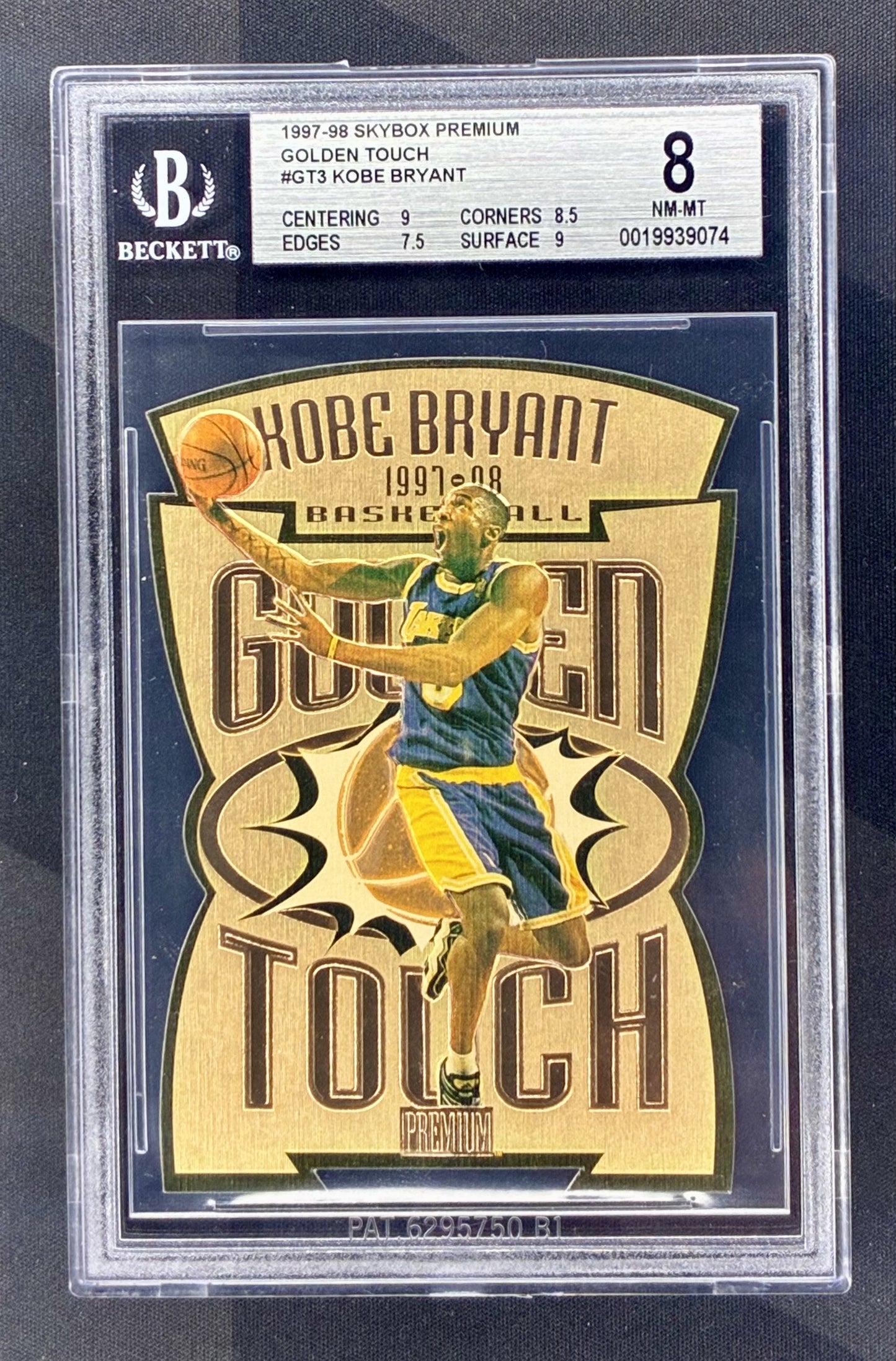 Kobe Bryant 1997 SkyBox Premium Golden Touch #GT3 BGS 8 Basketball Card