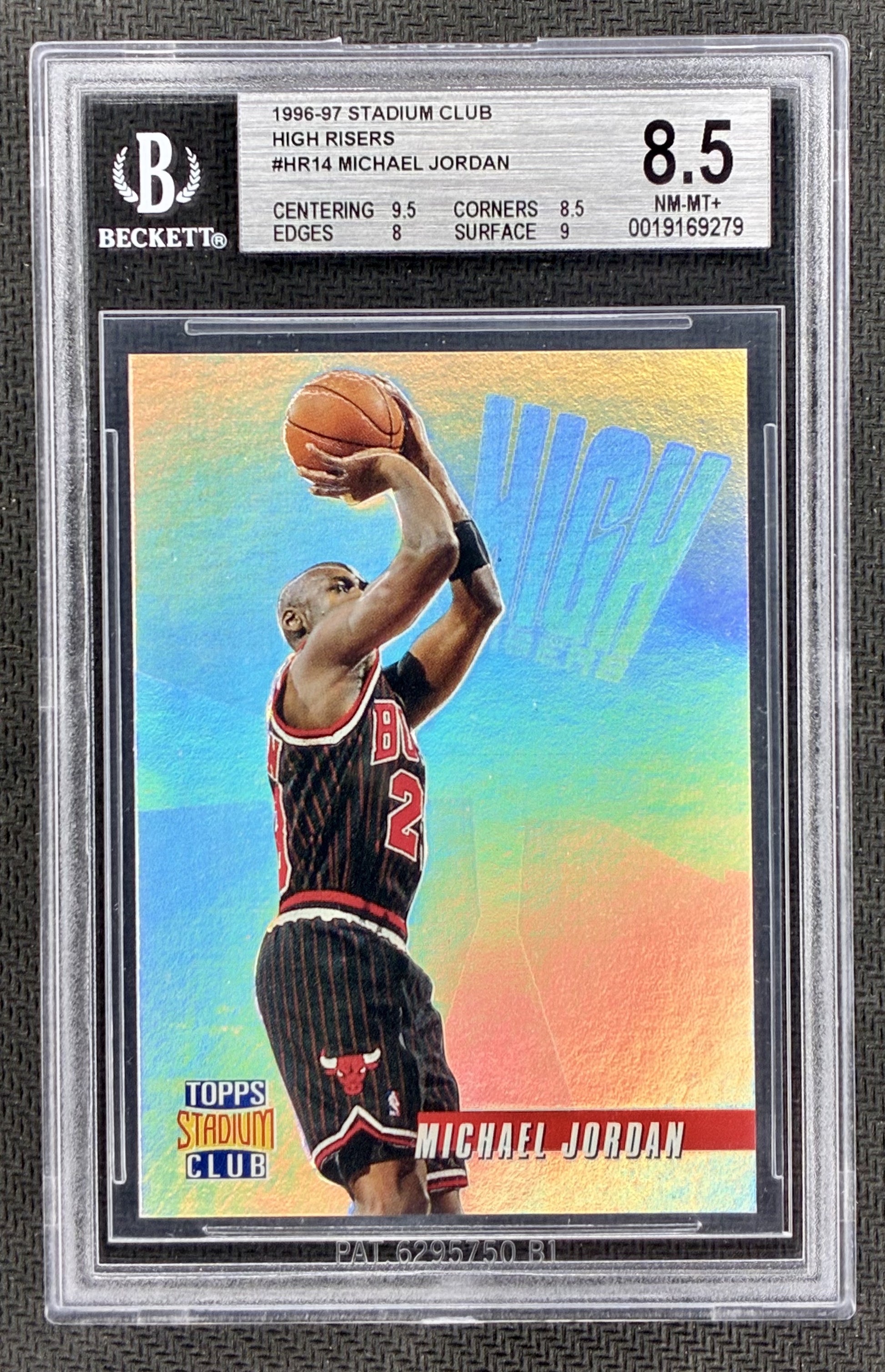 Michael Jordan 1996-97 Stadium Club High Risers #HR14 BGS 8.5 Basketball Card