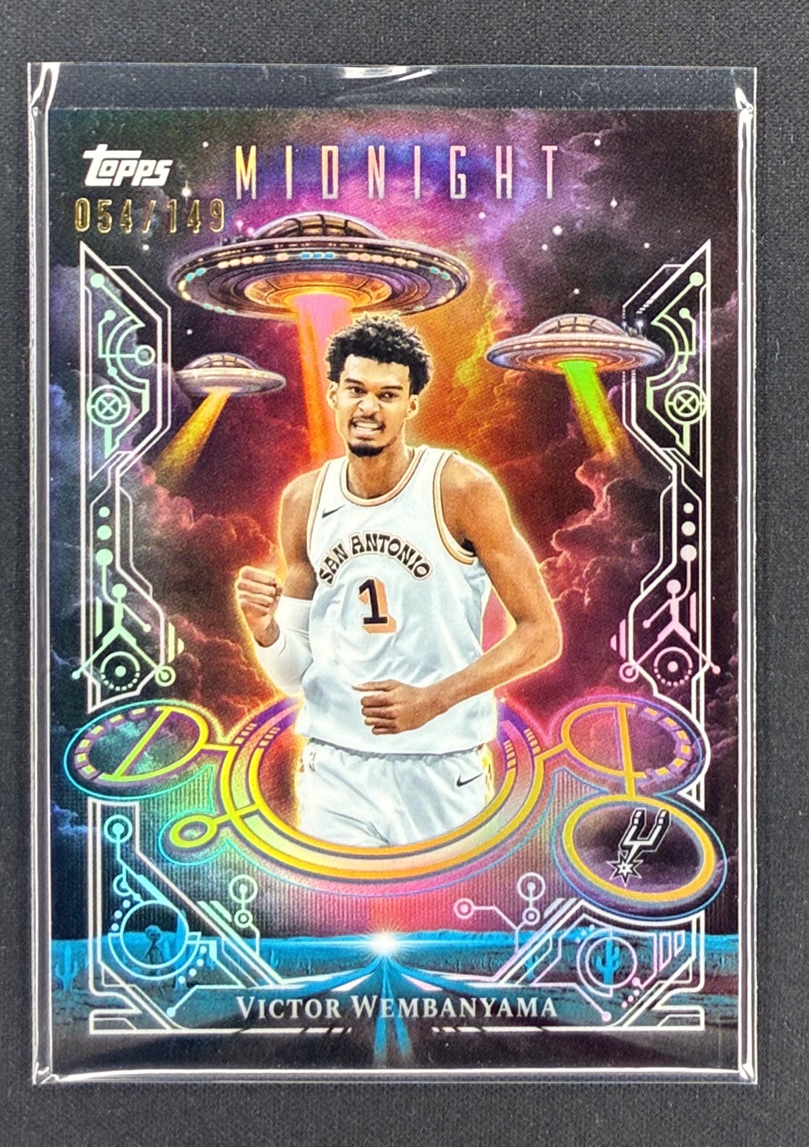 2025-26 Topps Midnight Victor Wembanyama Daydreamers DD-10 Morning parallel serial numbered to 149.