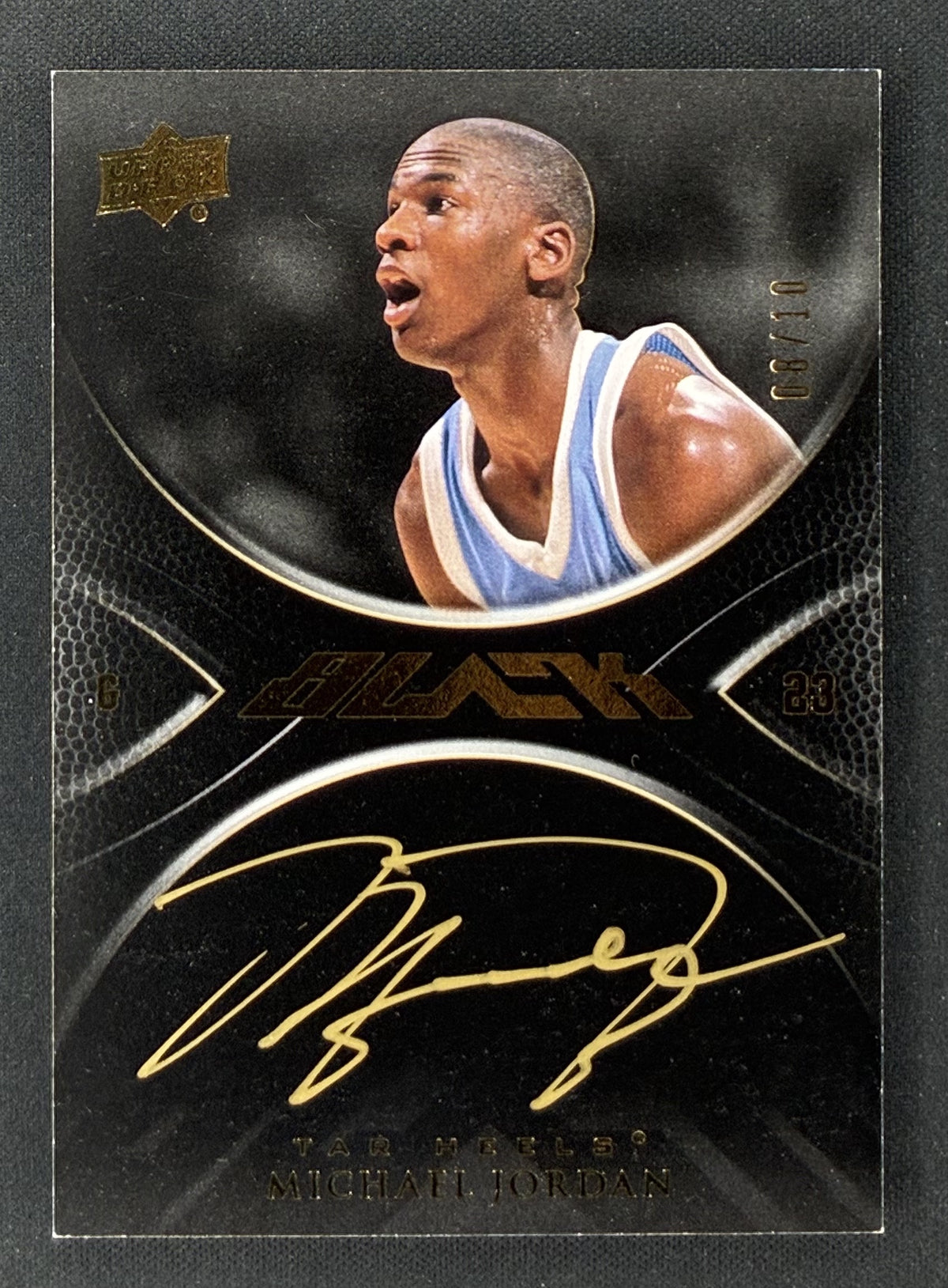 2011-12 Upper Deck Exquisite UD Black Michael Jordan Signatures B-MI gold ink autograph numbered /10.