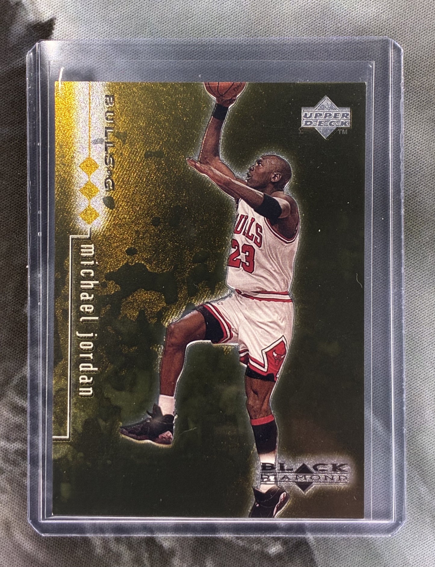 1998 Upper Deck Black Diamond Michael Jordan Triple Gold /1500 – #9 Bulls