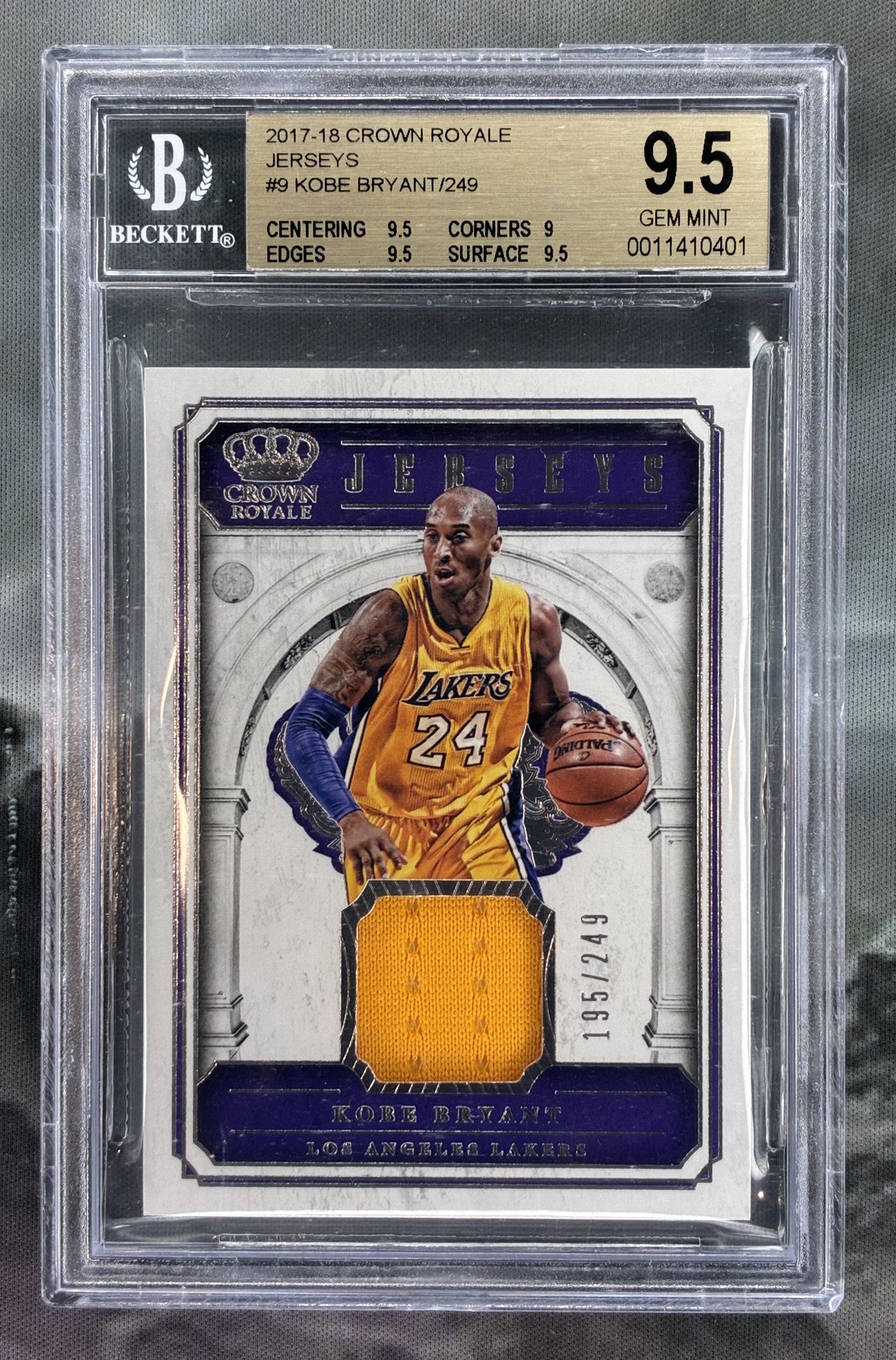 2017-18 Panini Crown Royale Jerseys Kobe Bryant 195/249 BGS 9.5