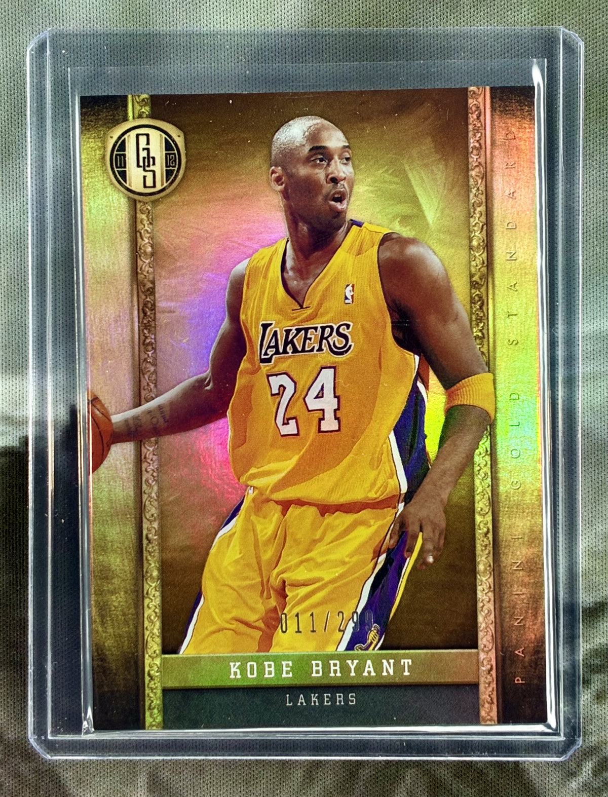 2012 Panini Gold Standard Kobe Bryant Refractor 028/299 Lakers